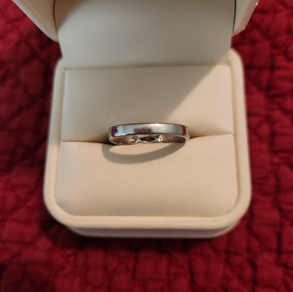 Lady Remington Silver Tone and Clear Crystal Stone Ring Size 7 - Picture 2 of 7